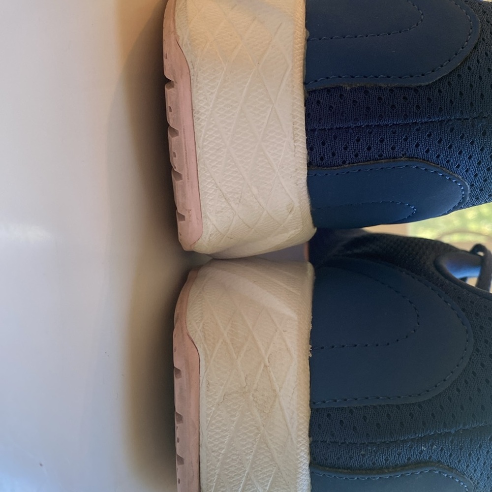 Reebok Sneakers 👟 - Picture 7 of 9